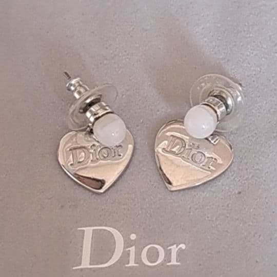 バレンタインSALE ディオールピアス ハート ロゴパール シルバー 美品