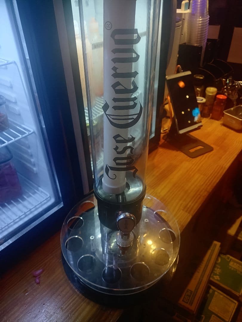 テキーラタワー　Jose Cuervo ボトルサーバー