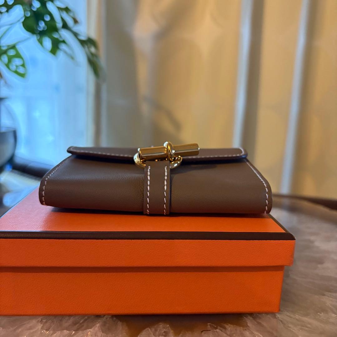 【新品貴重】HERMES Glenan コンパクトウォレット　エトープ　ゴールド
