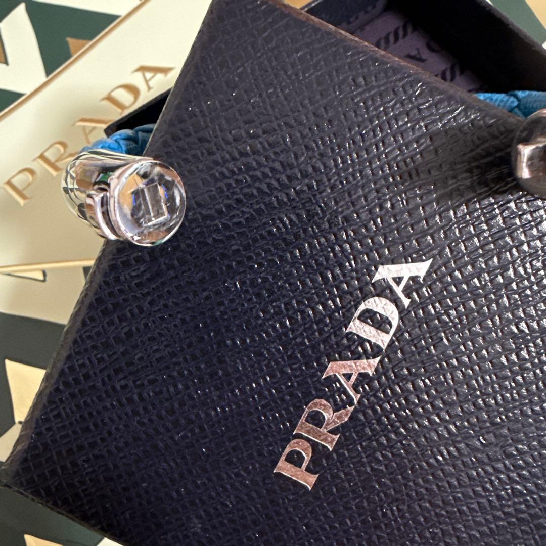 PRADA 編み込みレザーブレスレット 青