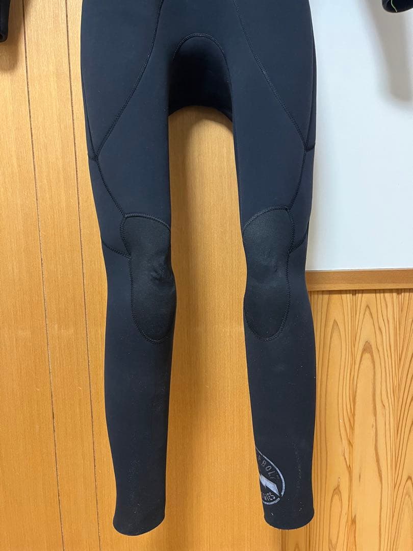 ウェットスーツ