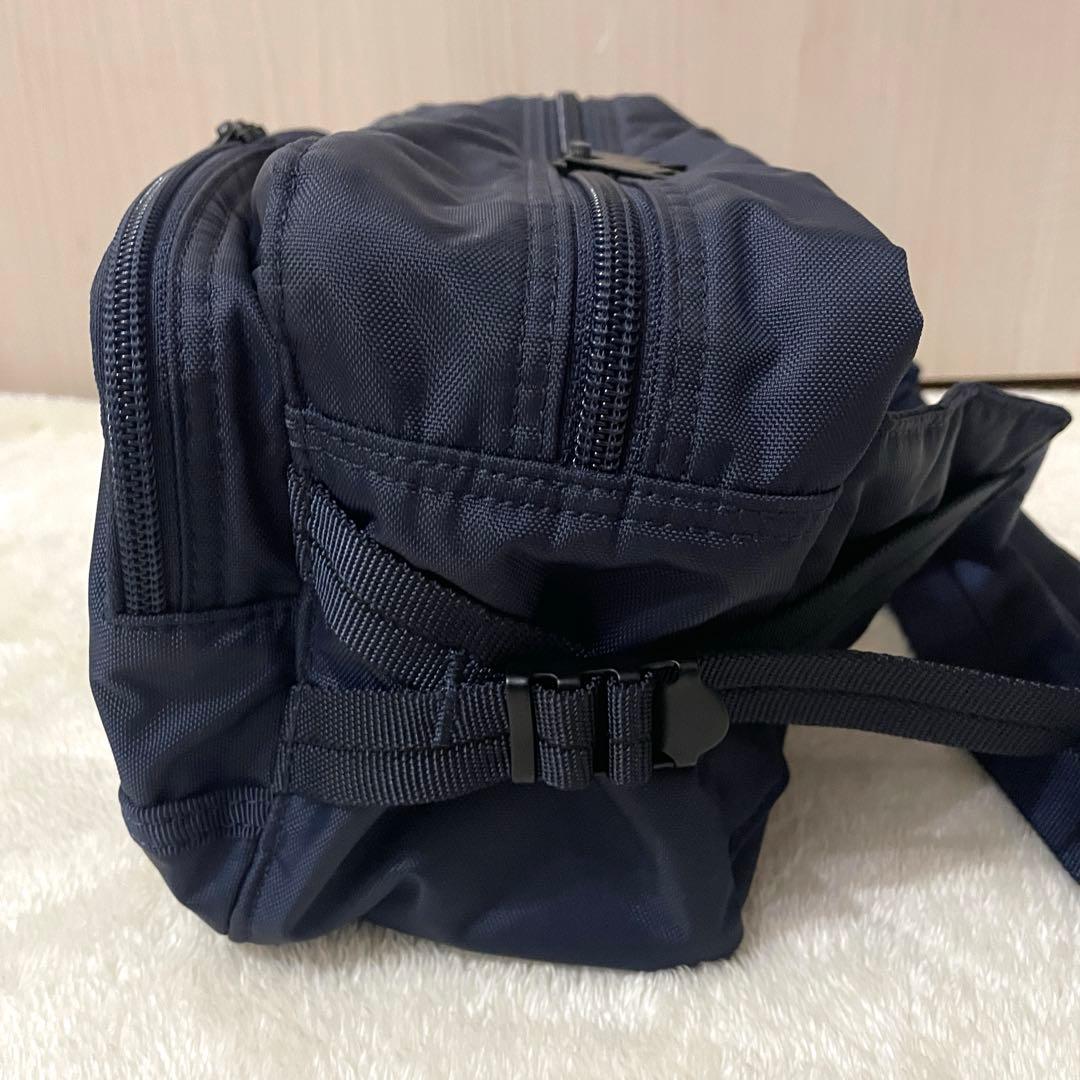 新品同様　極美　新型　PORTER ポーター　フラッシュ　ボディバッグ　ネイビー