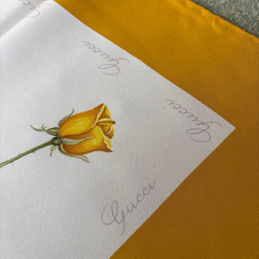 オールドGUCCI シルクスカーフ《イエローローズ》