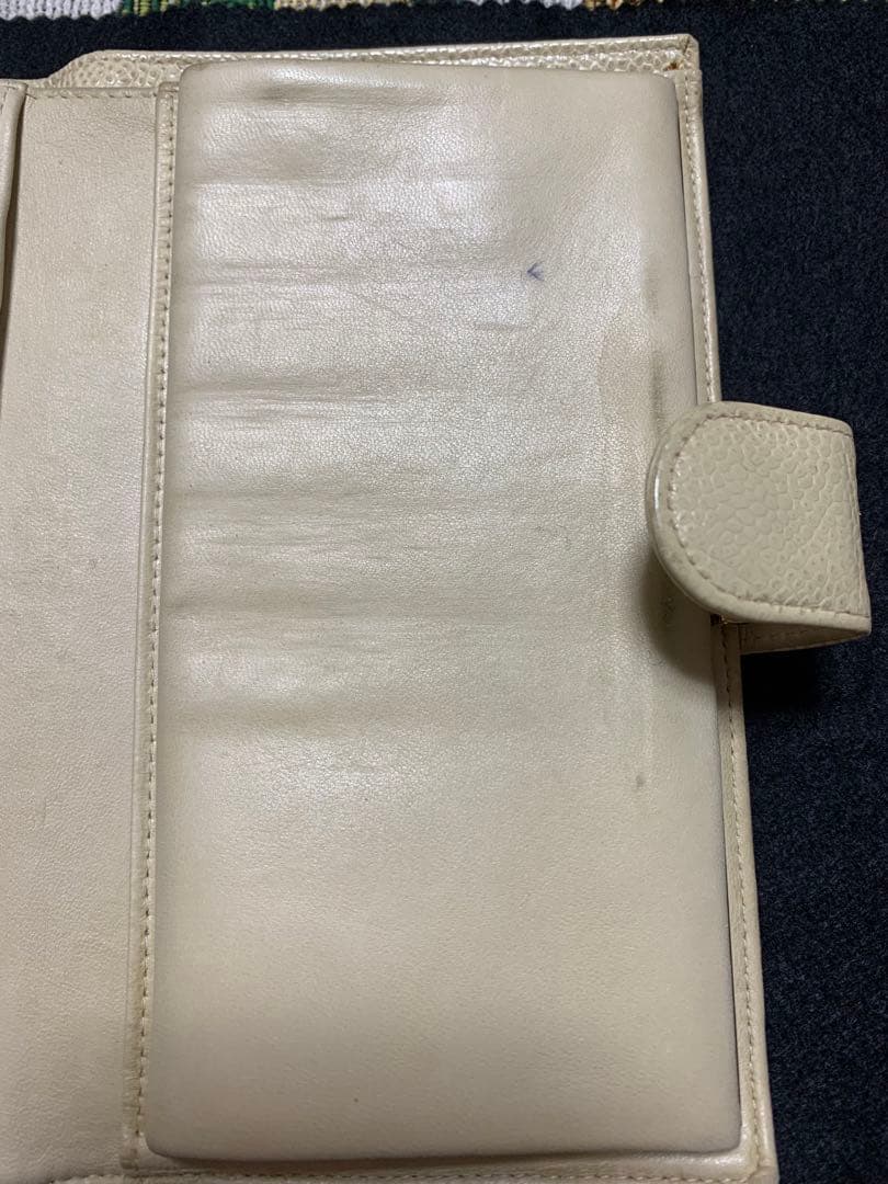 CHANEL 二つ折り財布 ベージュ レザー