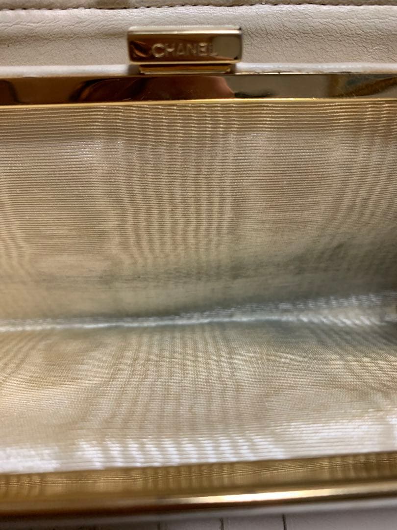 CHANEL 二つ折り財布 ベージュ レザー