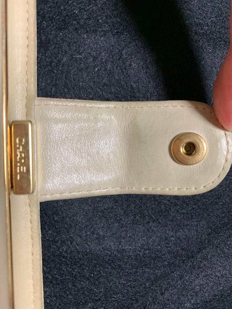 CHANEL 二つ折り財布 ベージュ レザー