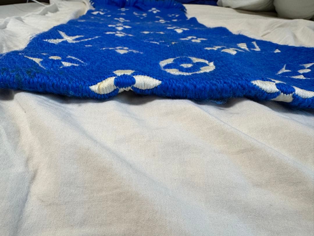 ルイヴィトン ロゴマニア マフラー ブルー