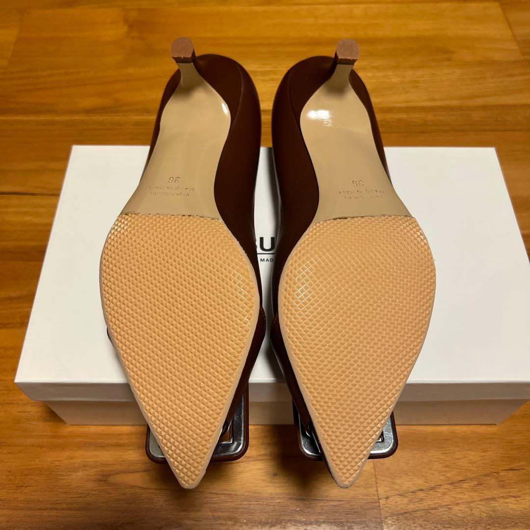 ネブローニ　別注　バックルパンプス