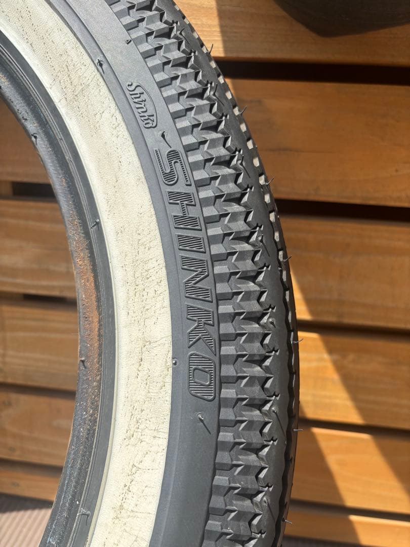 ☆SHINKO E-270 タイヤ ホワイトウォール　4.00/18インチ