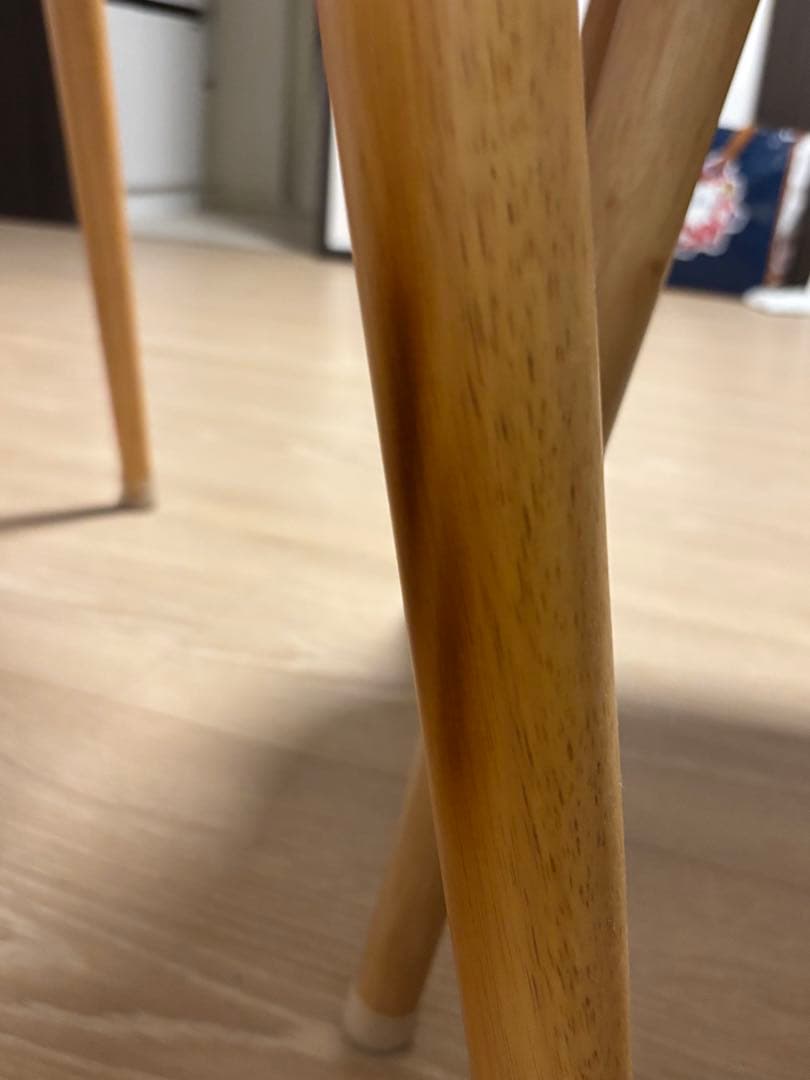 ノーチェ　三角ダイニングテーブル