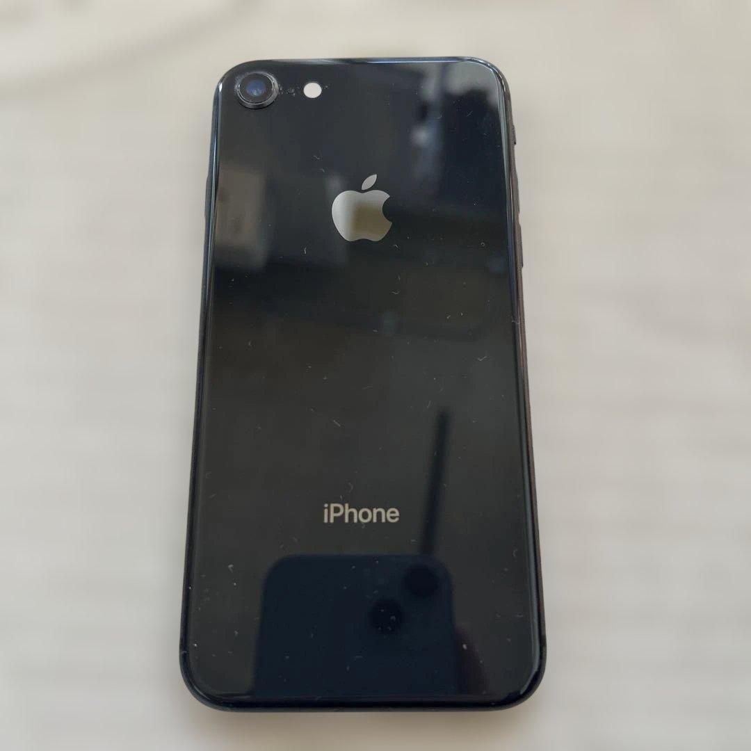 【美品】Apple iPhone 8 スペースグレイ　64GB