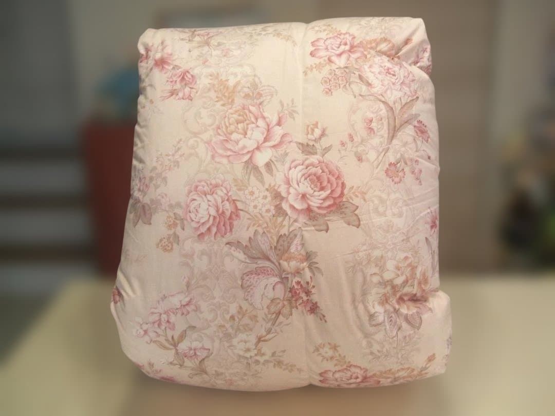 限定お買い得品‼️新品＊ロイヤル＊フランス９３％＊増量１，３キロ＊羽毛布団ＳＰ