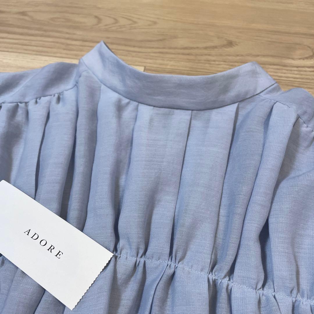 美品【ADORE】スパンボイルブラウス水色