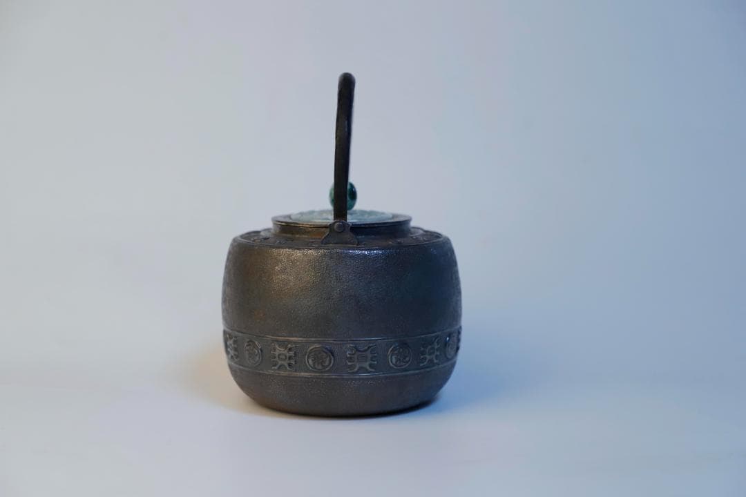 純銀製 青銅器紋 玉摘蓋 湯沸 銀瓶 煎茶道具