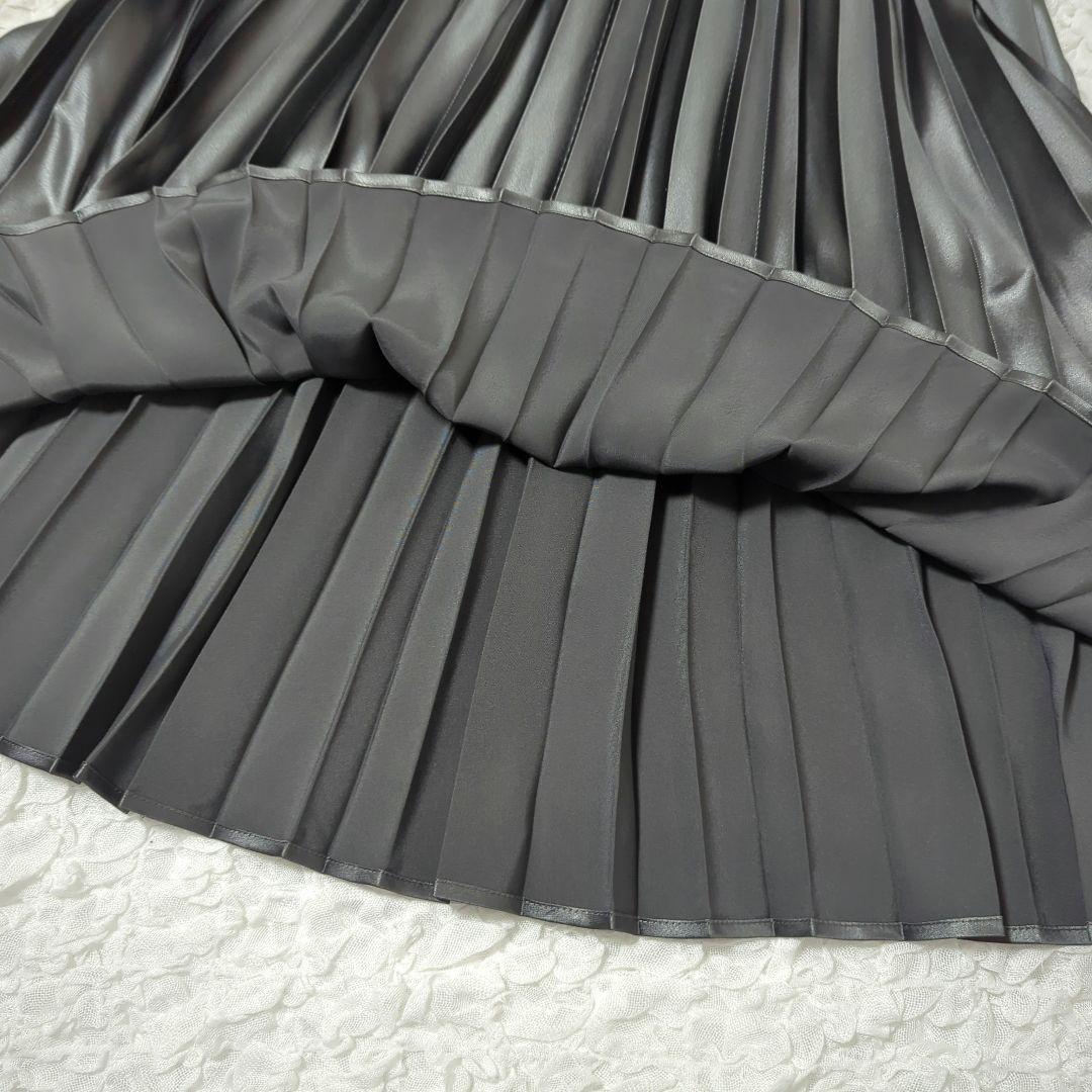 ✨️美品✨️23区 レザーライクプリーツスカート グレー 光沢 36 洗える