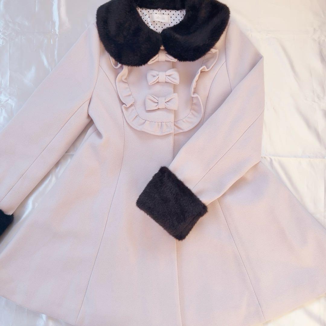 pium ヨークフリルリボンドーリーコート ピンク×ブラック