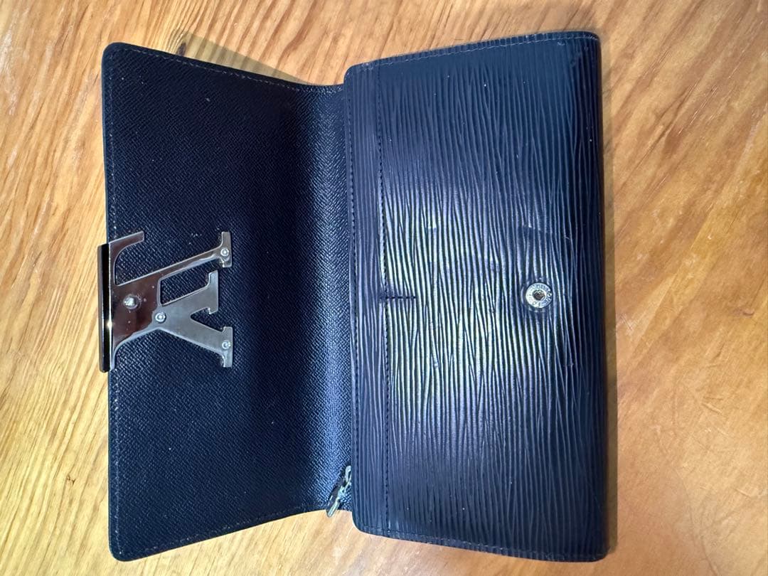 Louis Vuitton エピレザー 長財布 黒エピ ポルトフォイユ・ルイーズ