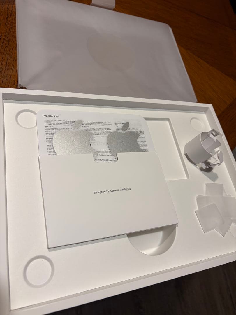 MacBook Air M2 2022 13.6インチ 8GB 256GB