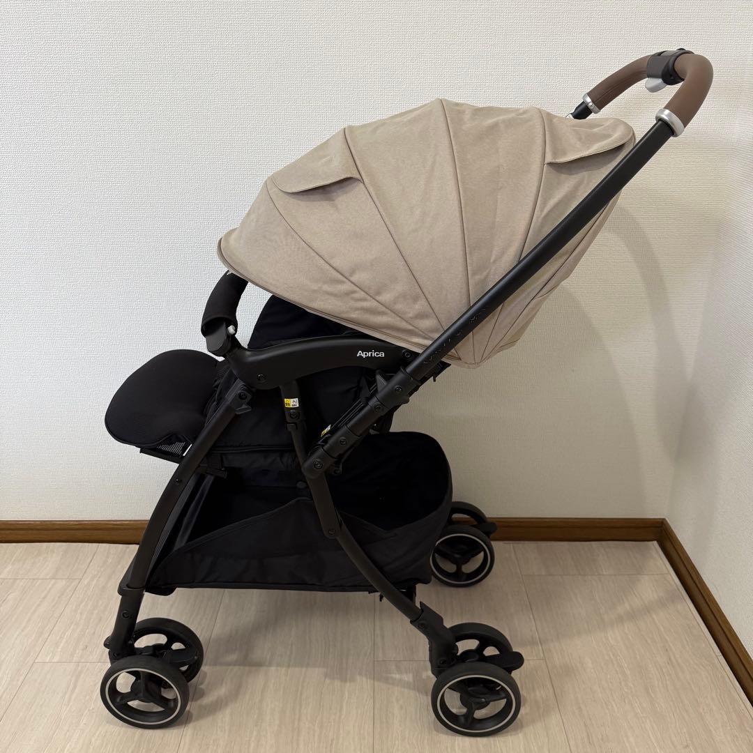 【極美品】アップリカ ラクーナクッションAG ベビーカー