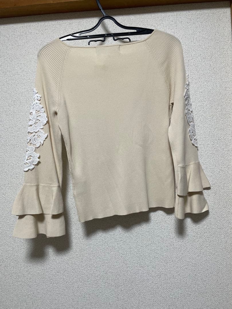 2回着用 エムズグレイシー40size お袖フリルとレース エレガントなニット