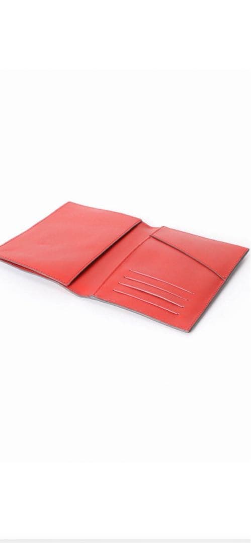 未開封Deuxieme Classe BTN Passport Holder