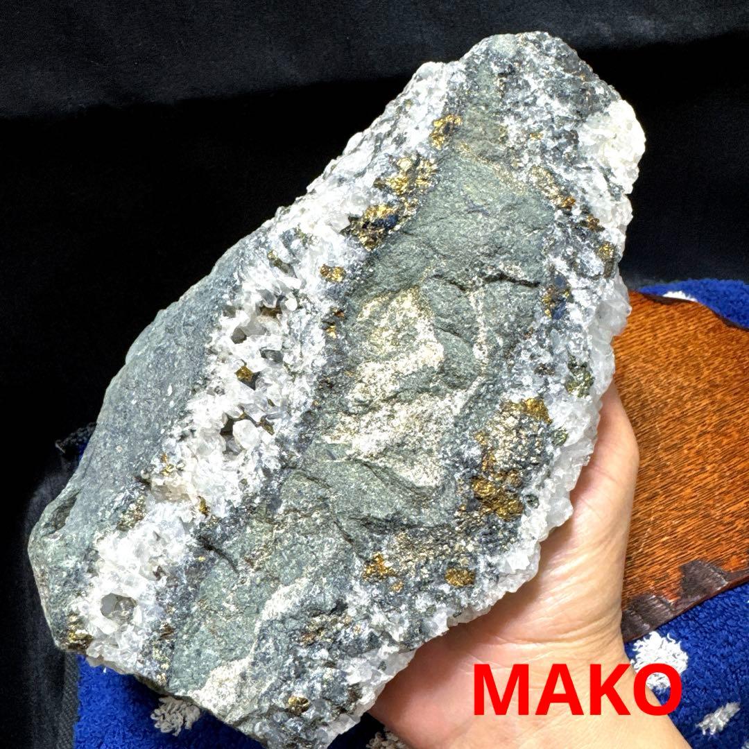 M1859☆パイライト共生水晶クラスター2.8Kg☆尾去沢鉱山産☆N51001