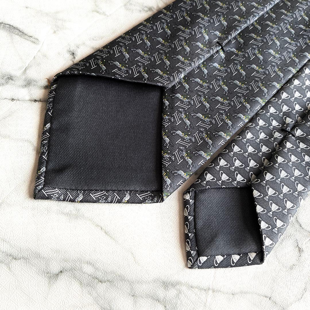✨未使用箱付きタグ付き✨HERMES ホース総柄　トロフィー総柄　ネクタイ