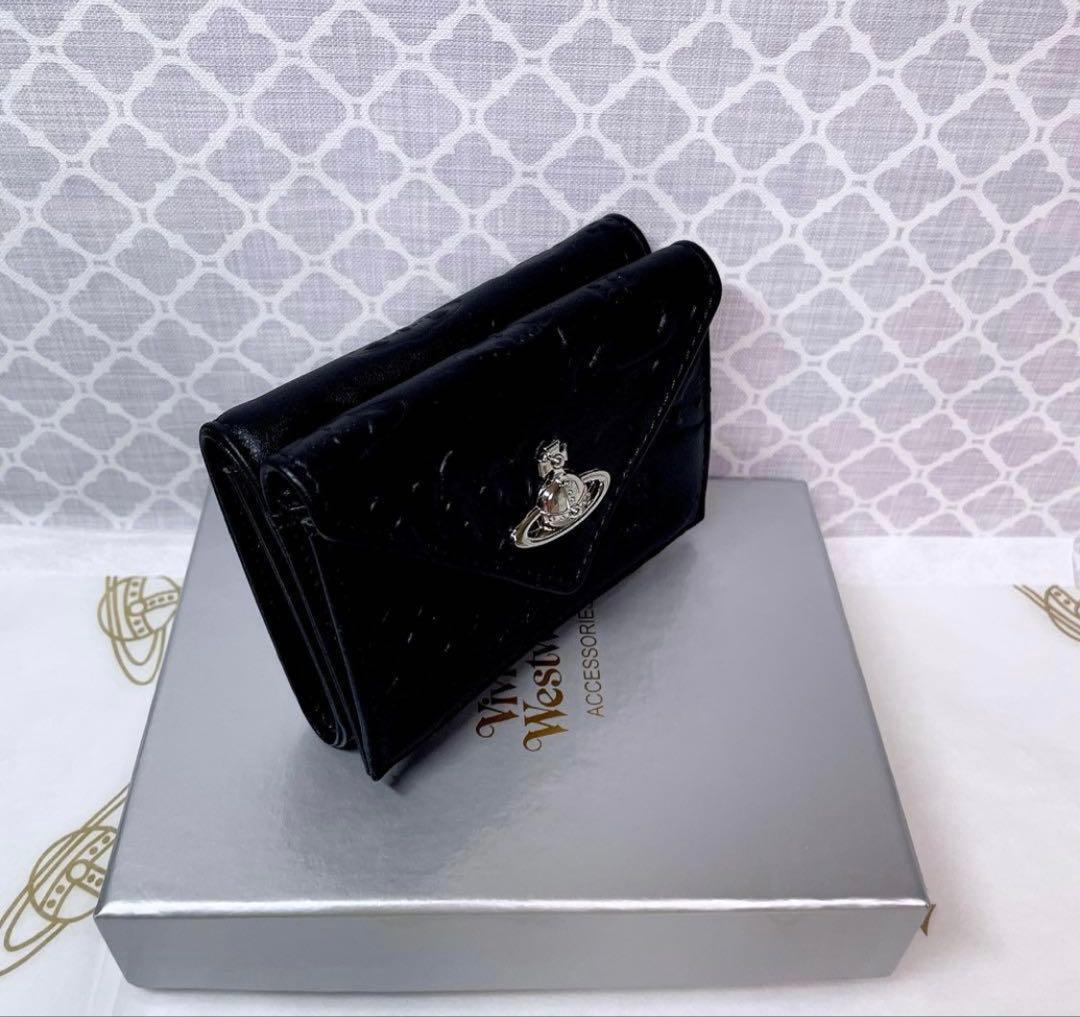 【内柄も素敵☆最新】Vivienne Westwood 三折財布 黒 マット