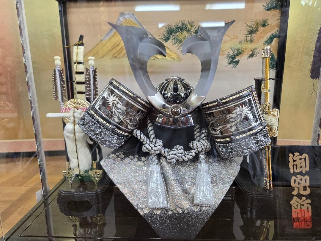 【展示品限り】五月人形　兜　鍬形　ケース飾り　※閉店セール　K25