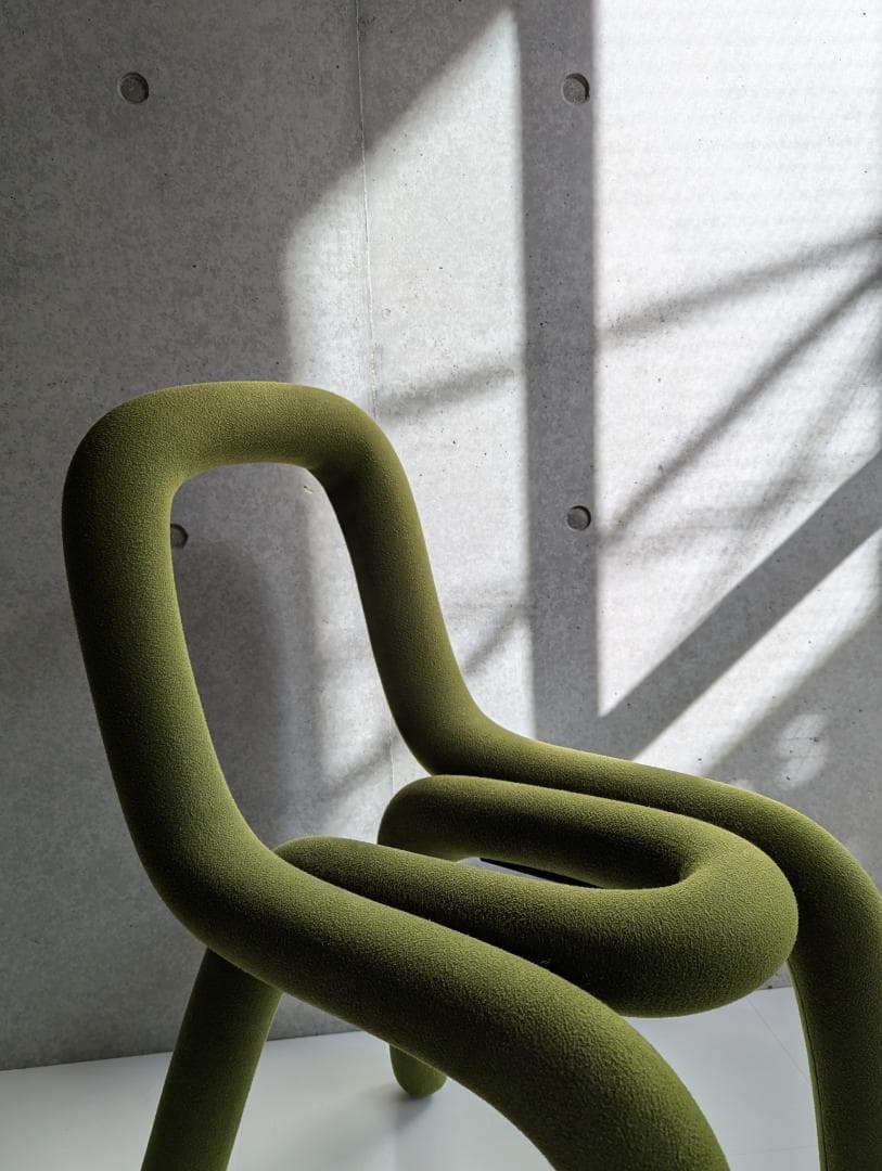 マスタッシュ ボールド デザイナー チェア リプロダクト　Bold Chair