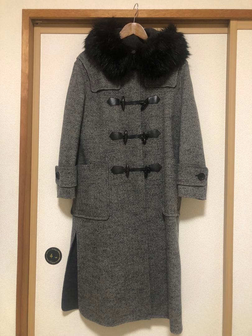 【美品】グレースコンチネンタルヘリンボーン フェイクファーロングダッフルコート