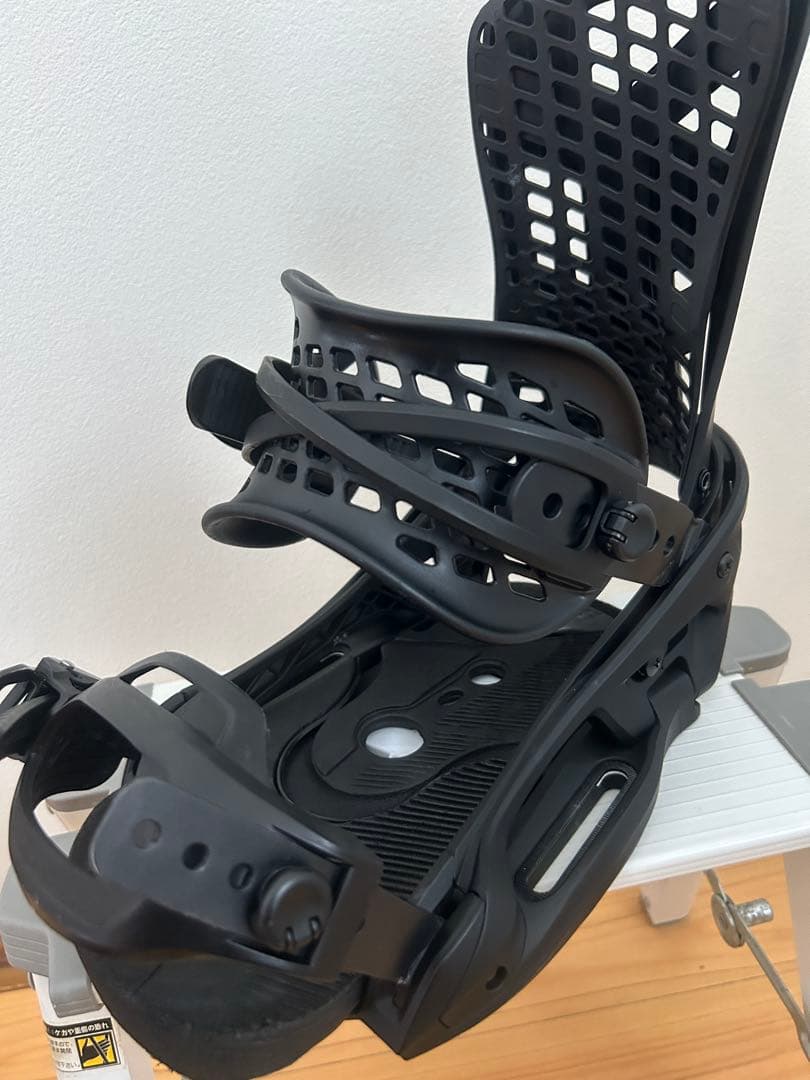 BURTON GENESIS ビンディング BURTON EST （Mサイズ）