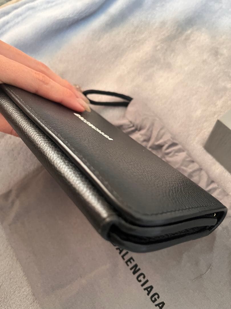 BALENCIAGA ブラック レザー 二つ折り財布 シンプル 箱・袋付き