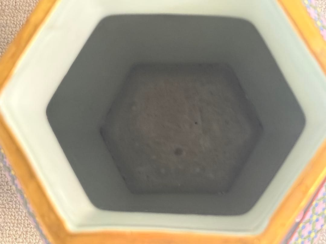 中国　大清乾隆年製銘　黒地粉彩龍鳳紋角瓶　左　高さ47.0cm 送料込み0106