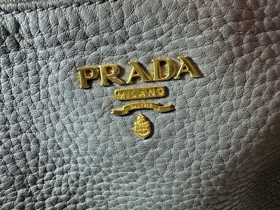 PRADA プラダ ベージュ グレー レザー ポーチ
