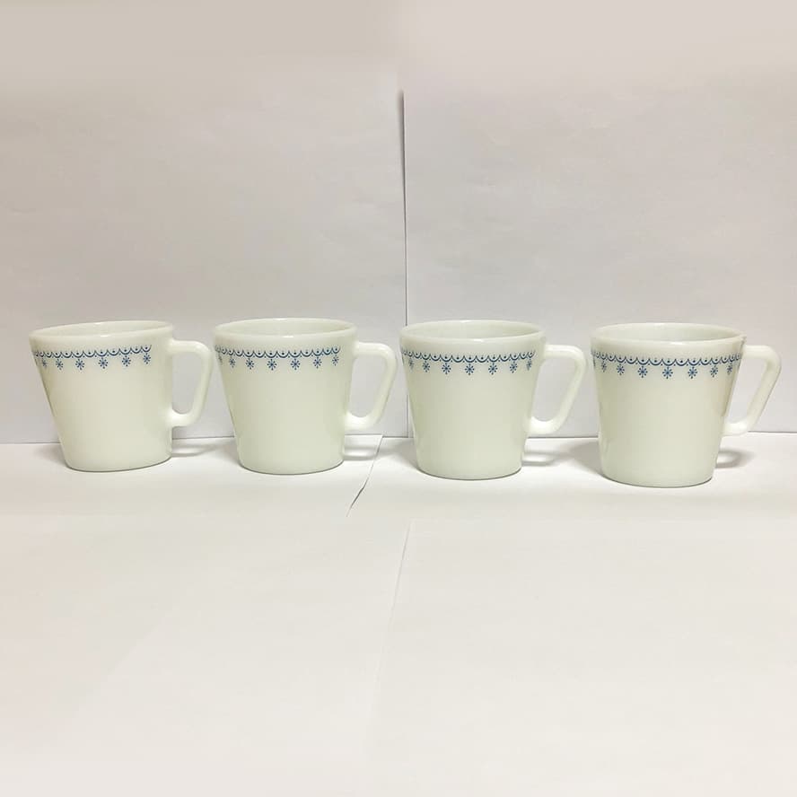 パイレックス スノーフレイク ミルクガラス マグ ４点１セット #001