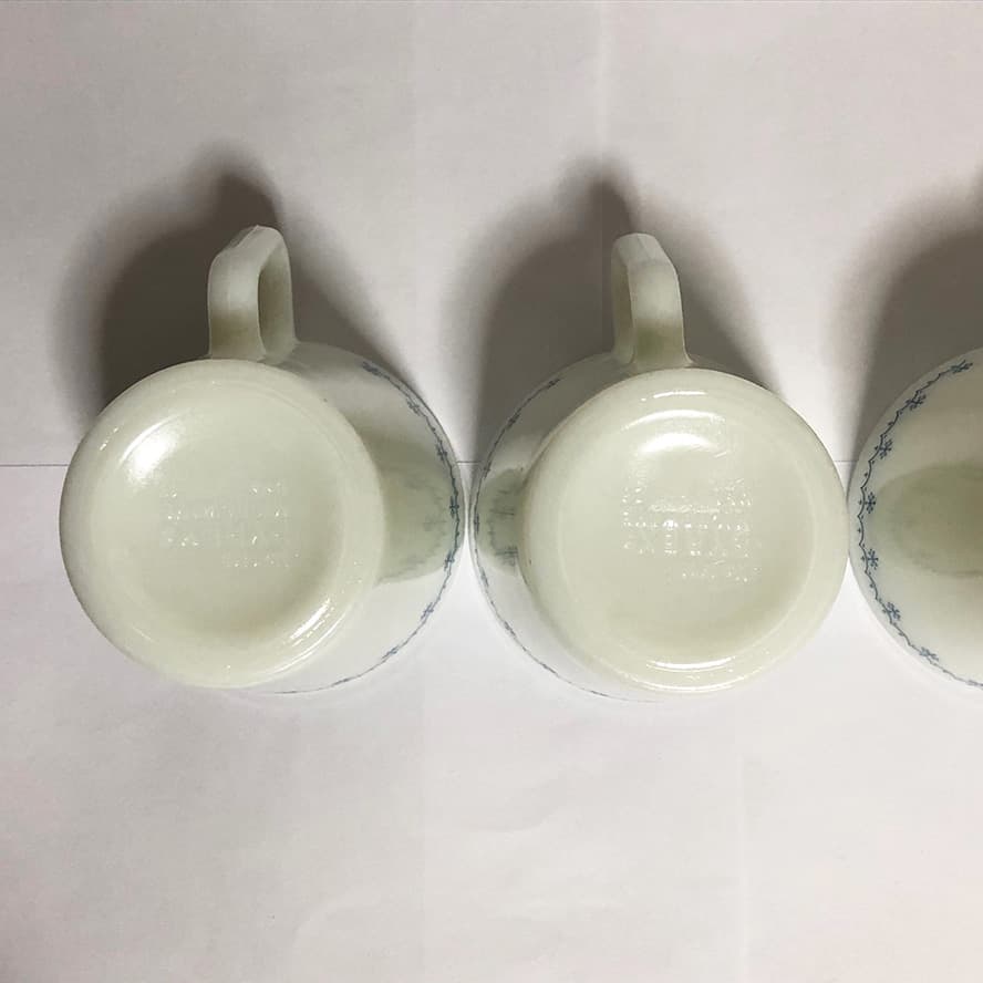 パイレックス スノーフレイク ミルクガラス マグ ４点１セット #001