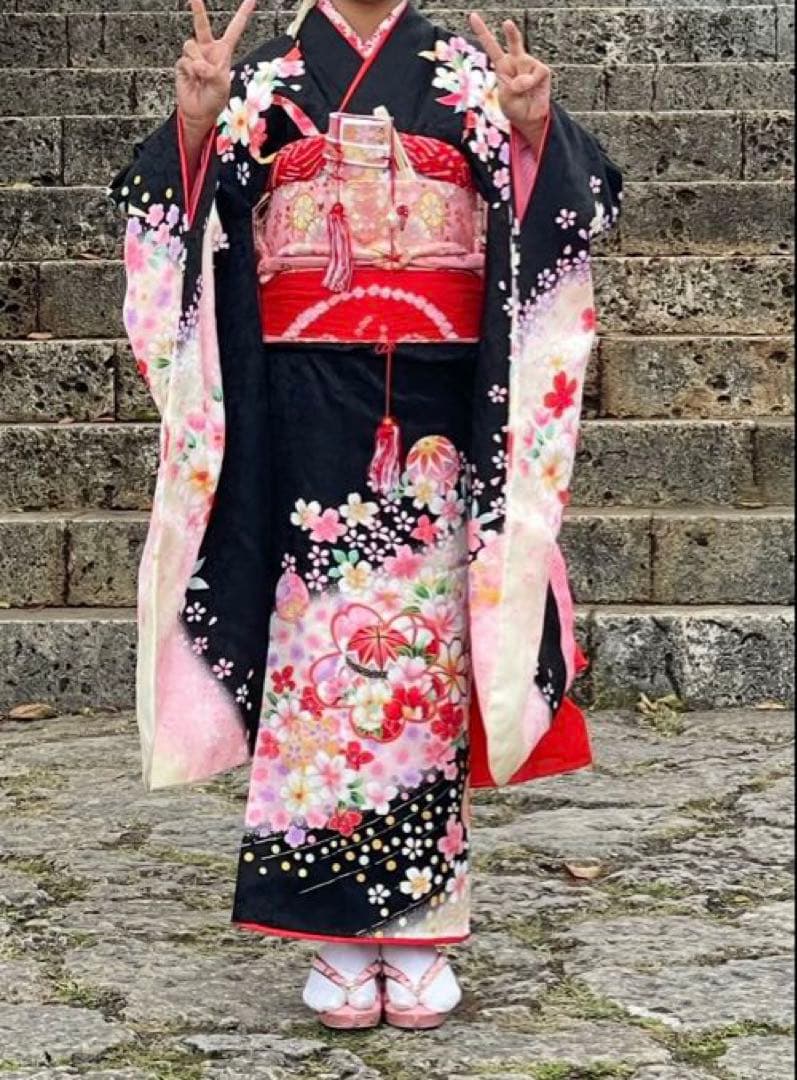 値下げ七五三着物　七歳　正絹フルセット　マリ柄黒