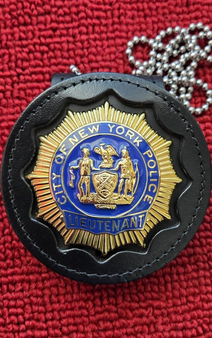 米国ポリスバッジ【NYPD ニューヨーク市警 警部補ランク】PFバッジホルダー付