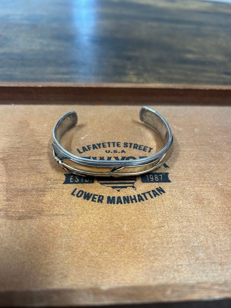 Lee Bennett リーベネット　フェザーバングル