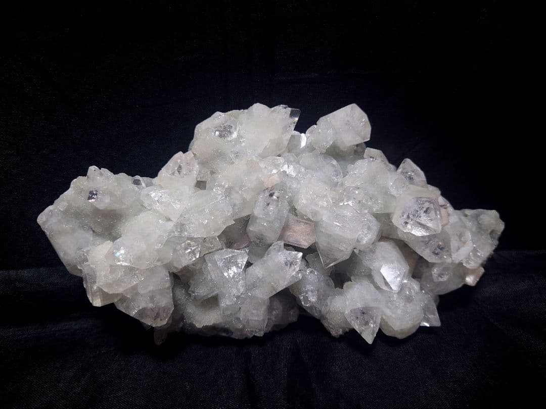 アポフィライトクラスター キラキラ 魚眼石