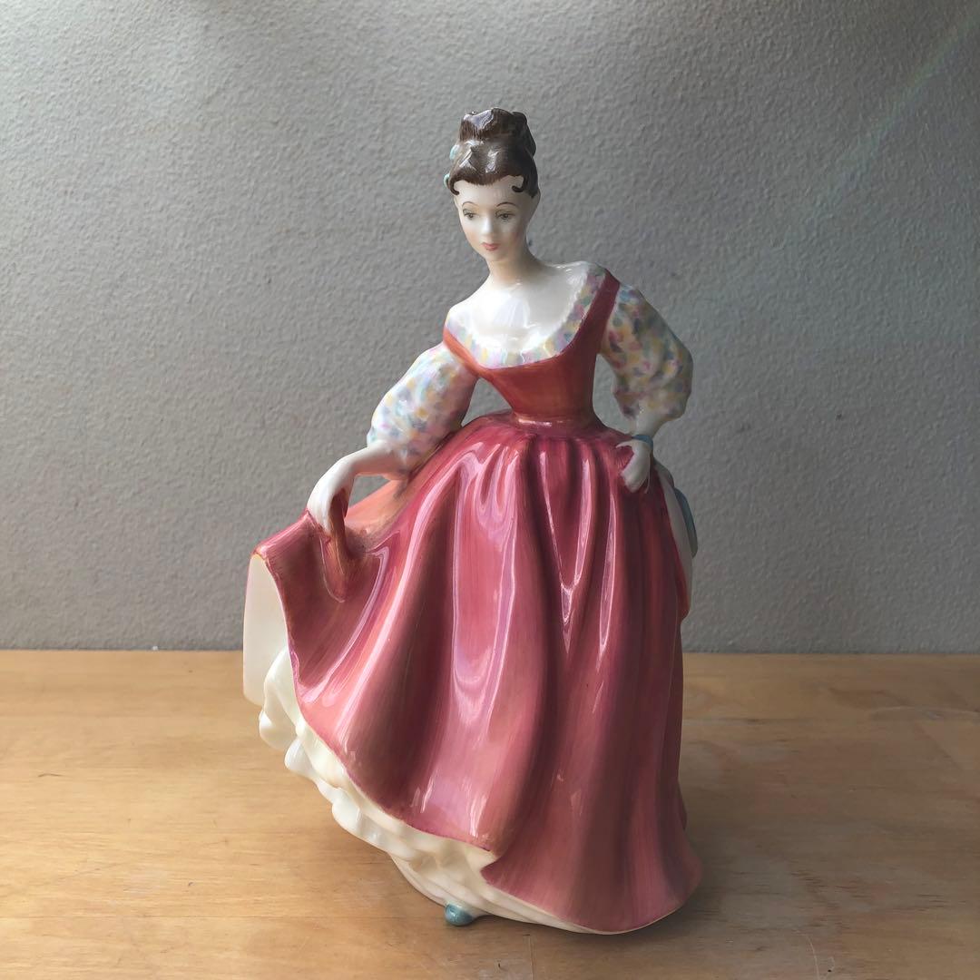 ロイヤルドルトン　フィギュリン　fair lady貴婦人　女性　陶器人形