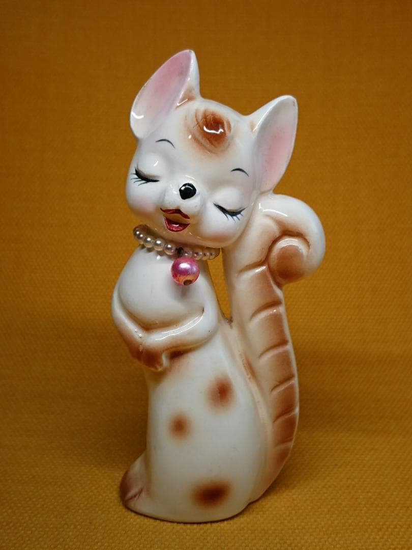 【美品】ネコ　リス　キツネ　陶器　置物　インテリア　工芸品　美術品　A1014
