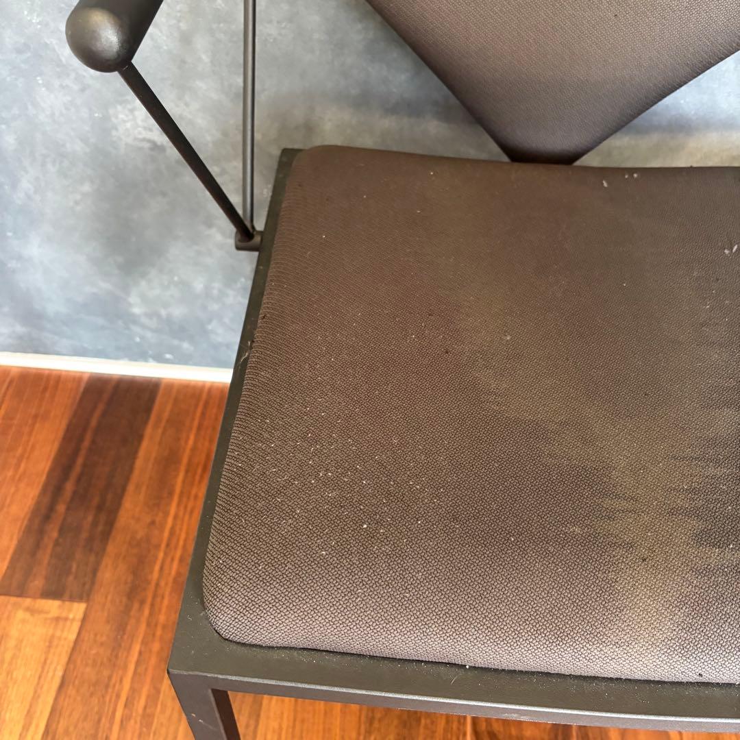 ポストモダンデザインの椅子 ミッドセンチュリー スペースエイジ ヴィンテージ