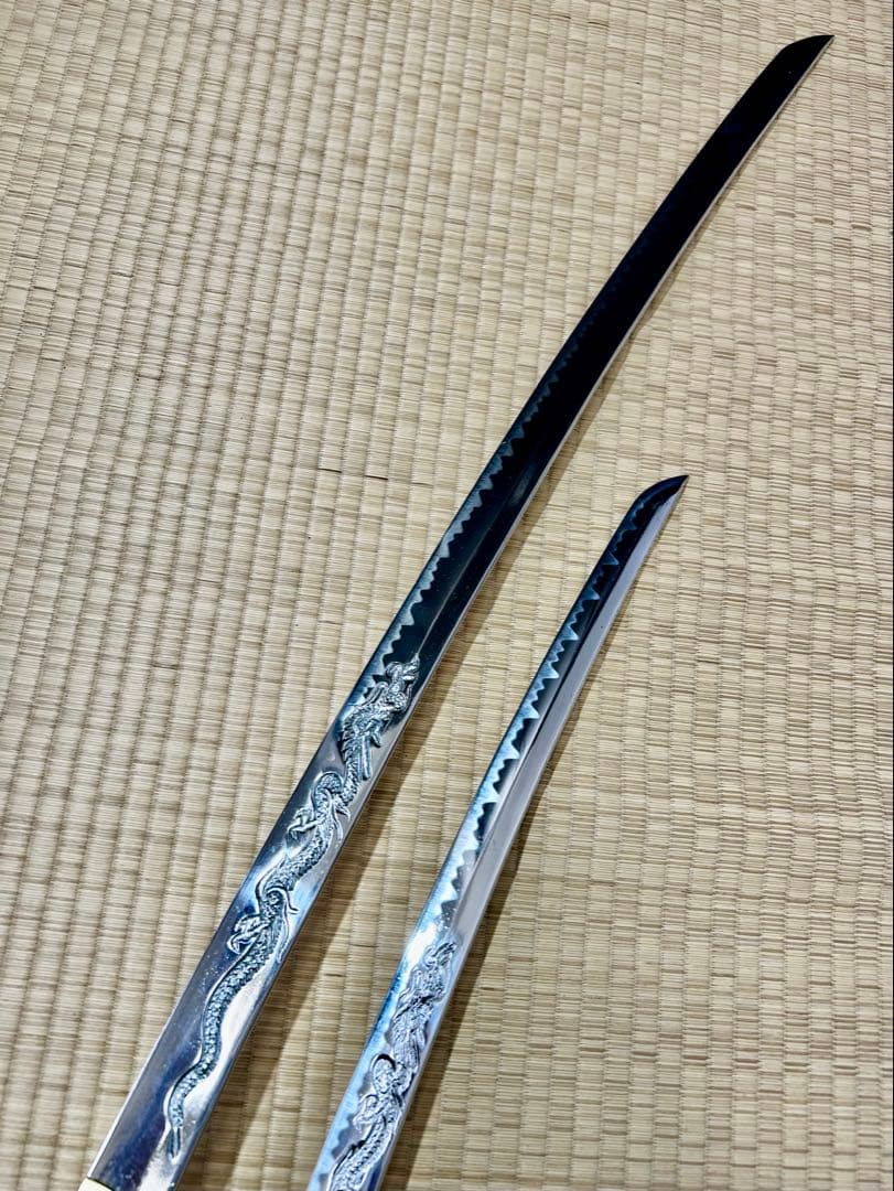 模造刀 太刀 脇差し 2本セット！　※刀身に龍の刻印あり（バラ売り不可）
