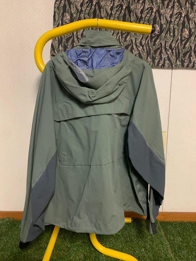 Patagonia マウンテンパーカー オリーブグリーン