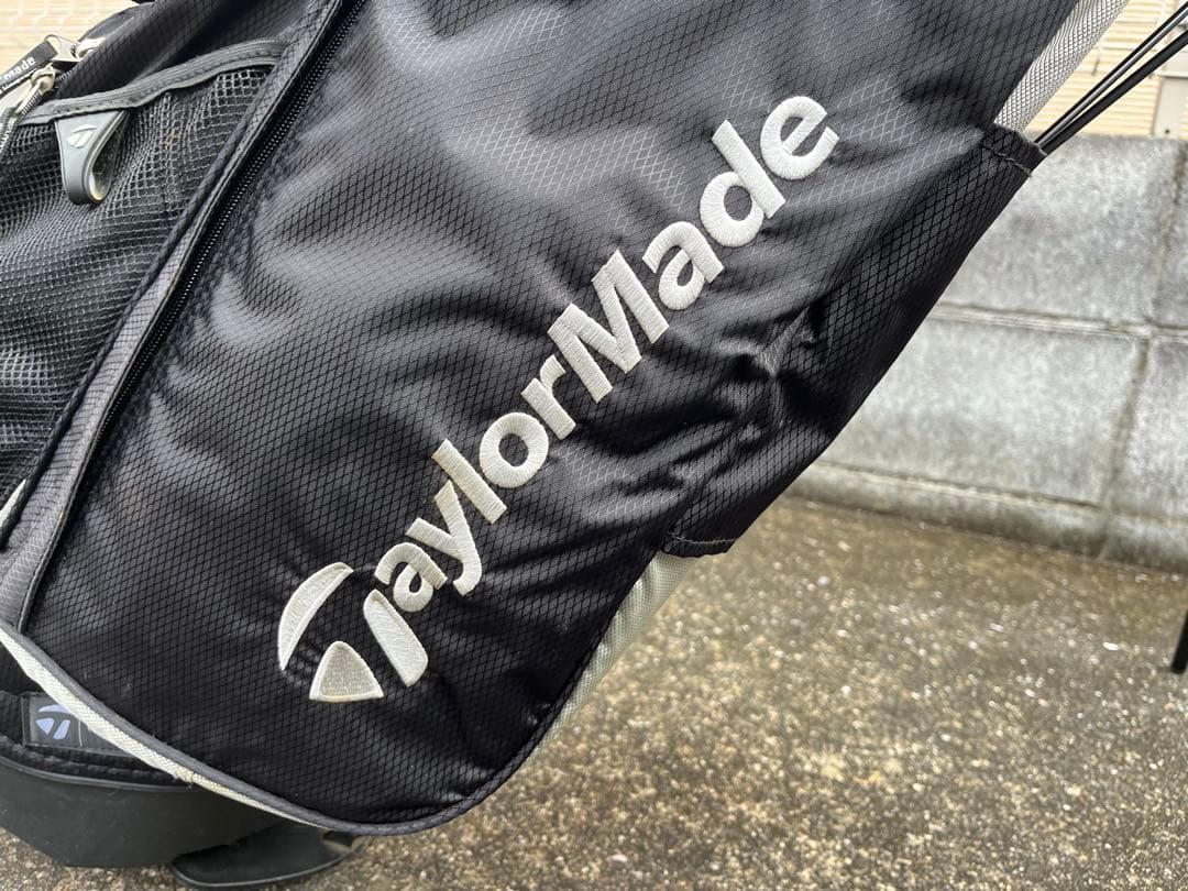テーラーメイド　キャディバッグ　スタンド型　フードカバーあり