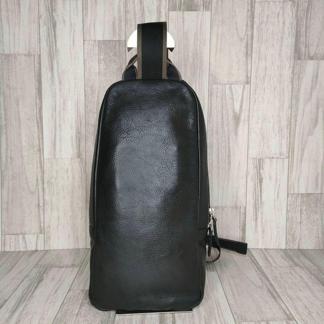 53 COACH コーチ　レザー　ボディーバッグ