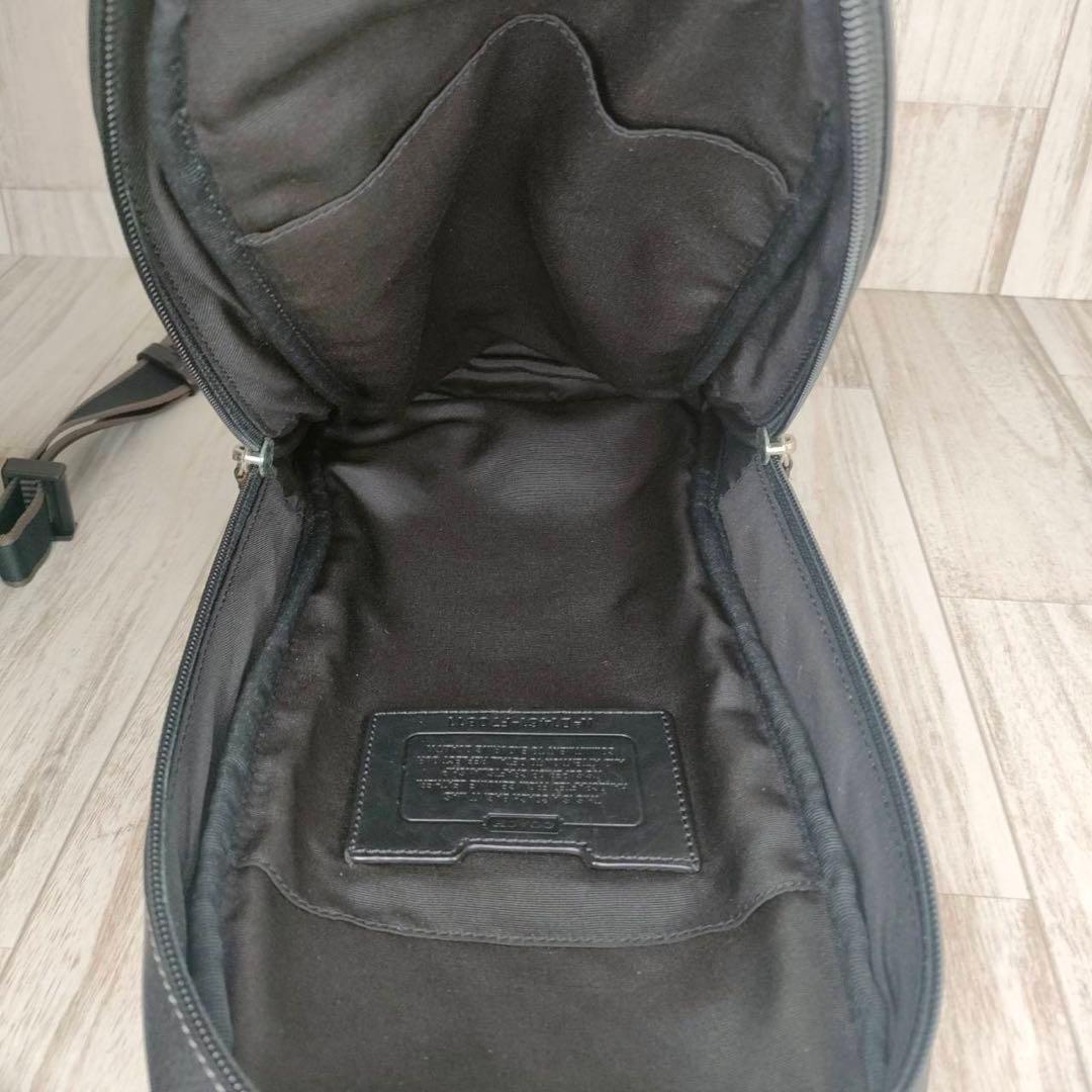 53 COACH コーチ　レザー　ボディーバッグ