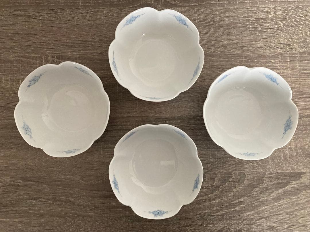 ☆ 中鉢 煮物鉢 和食器 清 昭和レトロ 花 青 白 4個セット ☆